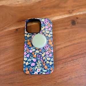 Casely iPhone 13 Pro Case Full Bloom • Navy Floral